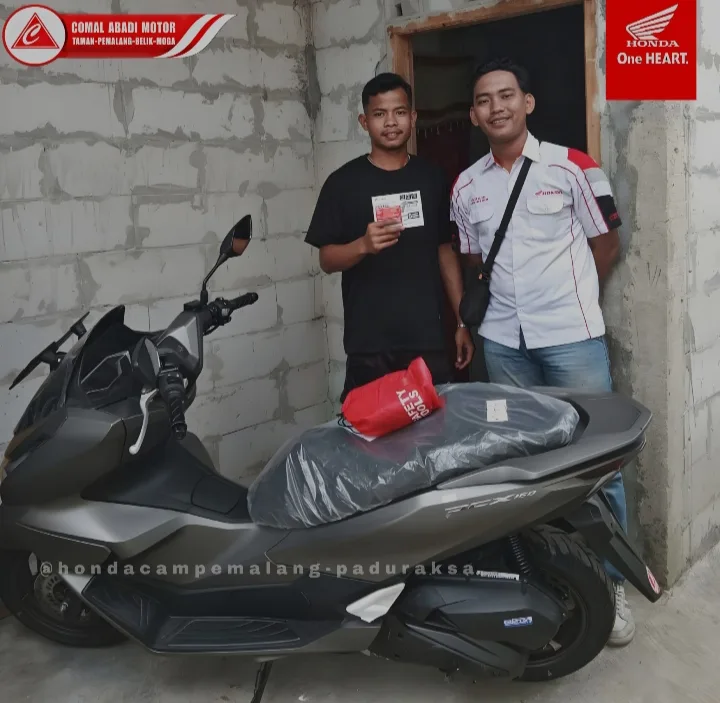 Penyerahan motor oleh Ruri CAM PEMALANG